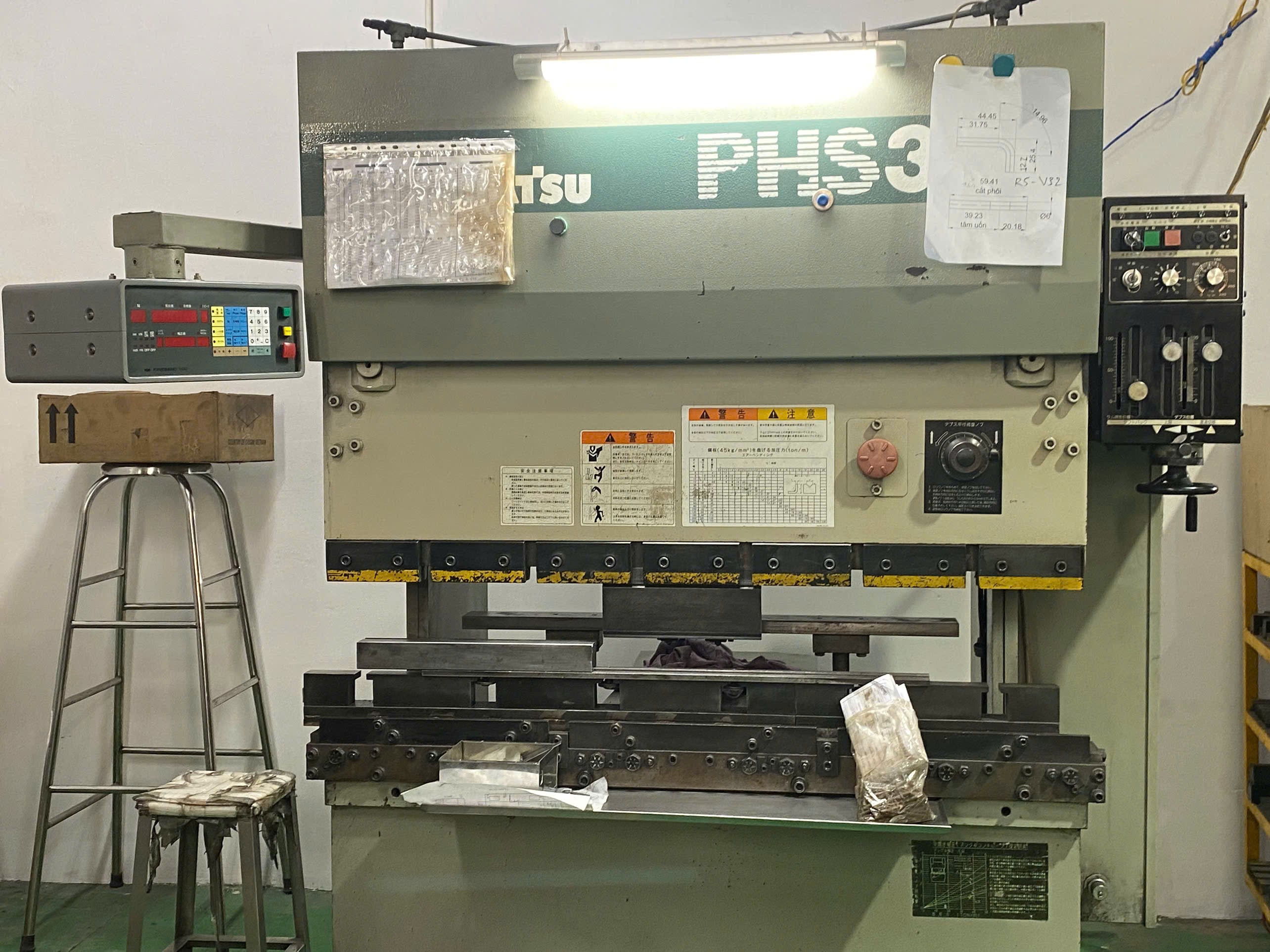 Bending machine 1